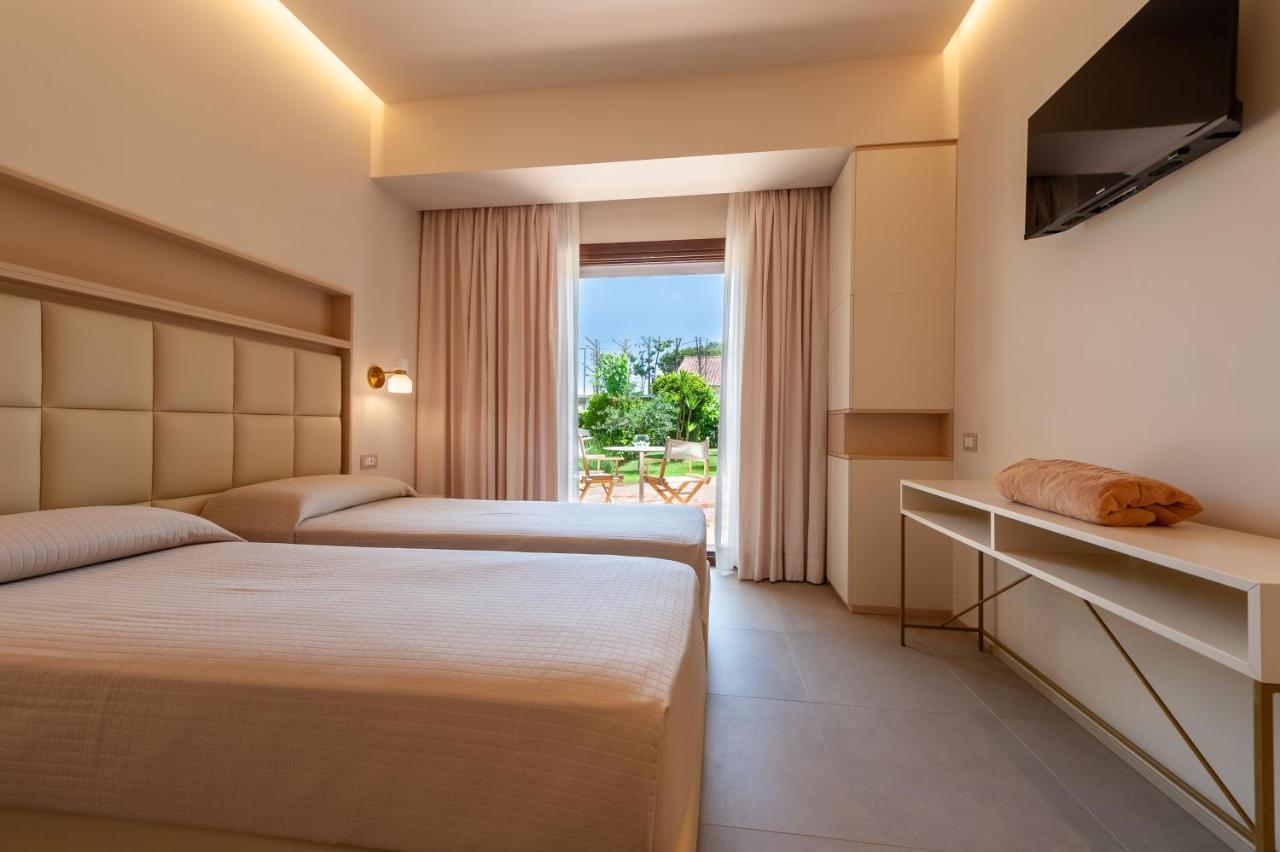 Donnarumma Hotel Casal Velino Exterior photo